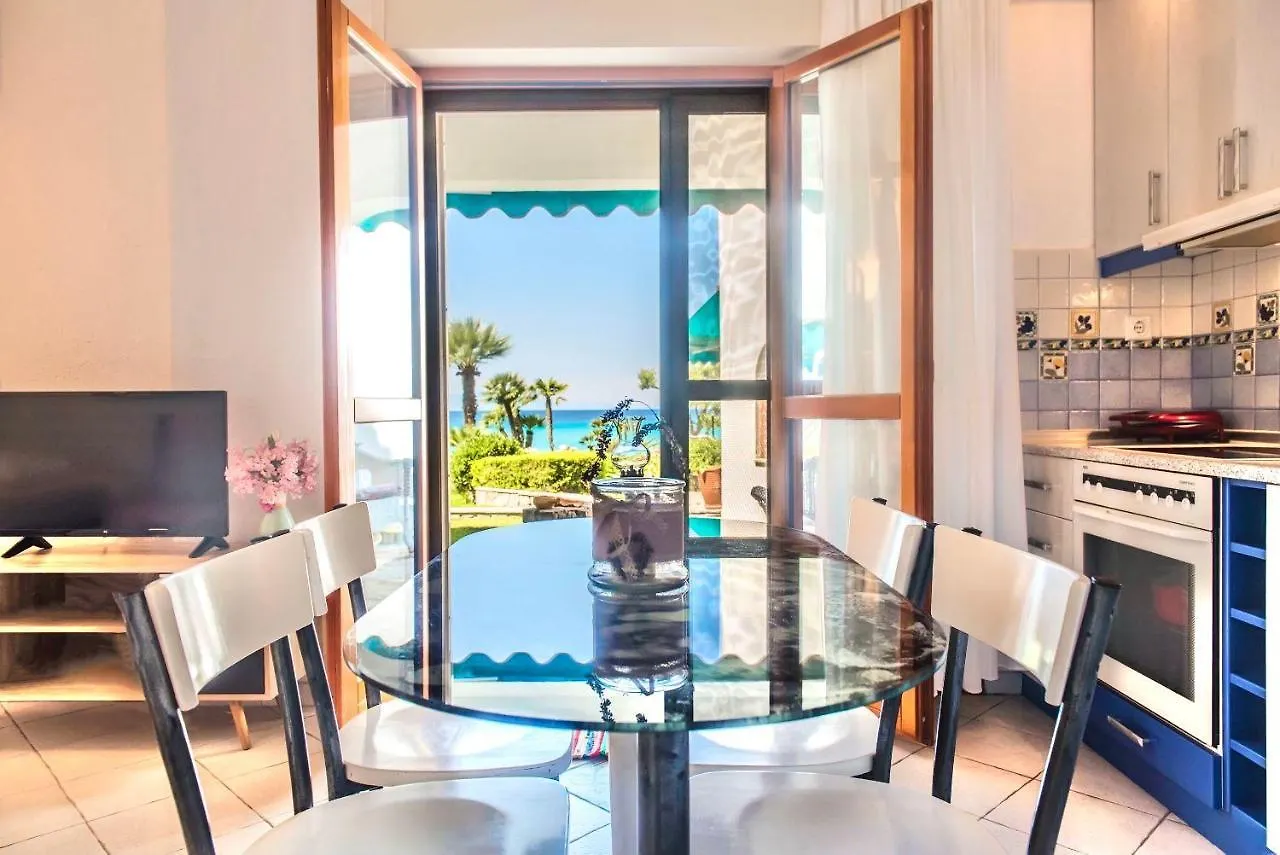 #Blue Heaven Home By Halu! Villas فوركا 0*,  اليونان